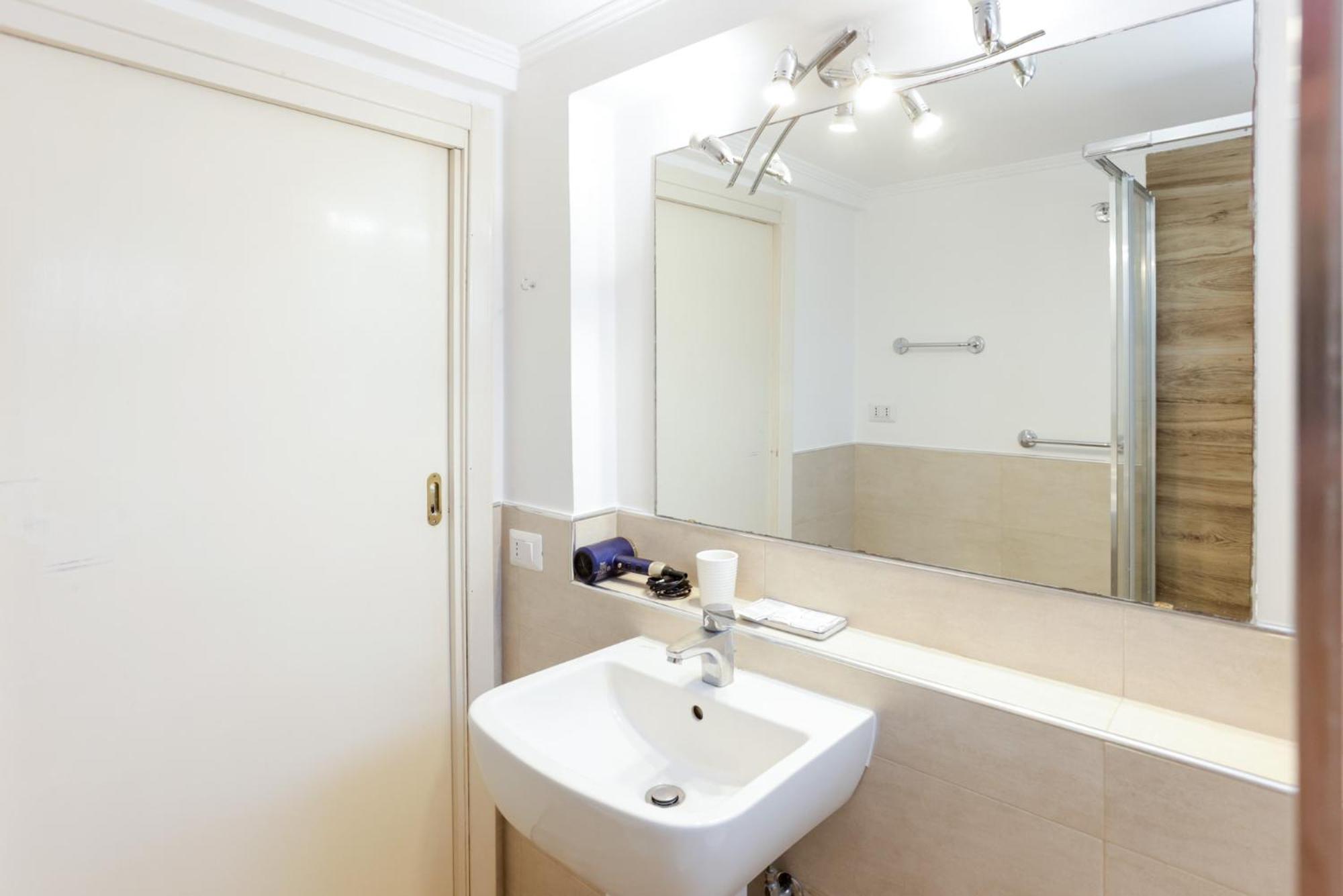 Galiani 20 Apartment Napoli Ngoại thất bức ảnh